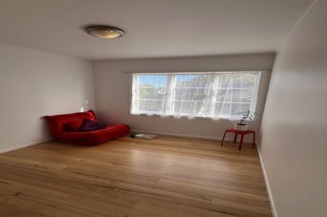 Photo of property in 32 Essex Street, Te Atatu South, Auckland, 0610