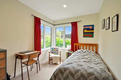 Photo of property in 14 Harbour View Road, Te Atatu Peninsula, Auckland, 0610