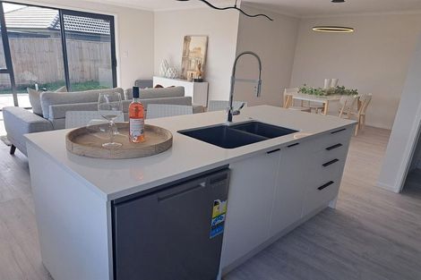 Photo of property in 25 Te Paea Avenue, Karaka, 2124