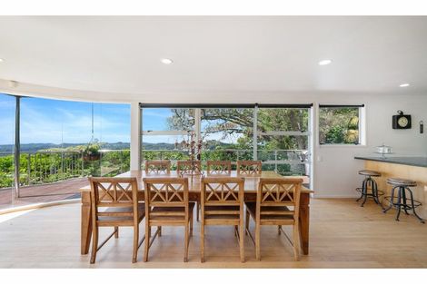 Photo of property in 854 West Coast Road, Waiatarua, Auckland, 0604
