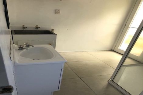 Photo of property in 2/26 Richards Avenue, Forrest Hill, Auckland, 0620