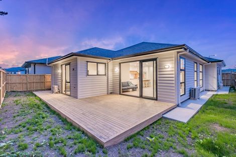 Photo of property in 20 Konoba Avenue, Kumeu, 0810