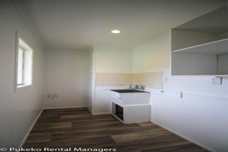 Photo of property in 19 Lynmore Drive, Hillpark, Auckland, 2102