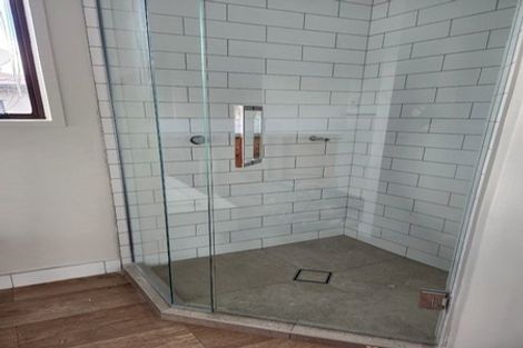 Photo of property in 2/10 Northumberland Avenue, Belmont, Auckland, 0622