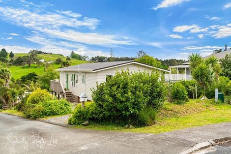 Photo of property in 15 Ash Grove, Maungaturoto, 0520