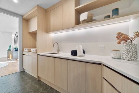 Photo of property in 2/21 Eastcliffe Road, Castor Bay, Auckland, 0620