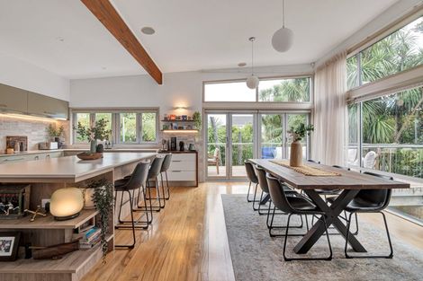Photo of property in 12 Leatham Avenue, Strandon, New Plymouth, 4312