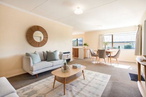 Photo of property in 4 Edgecombe Court, Roslyn, Palmerston North, 4414