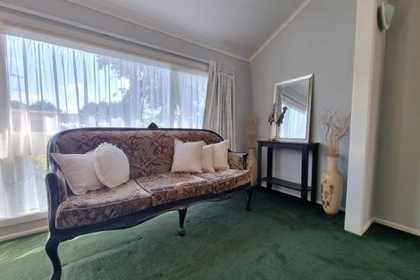 Photo of property in 176 Gossamer Drive, Pakuranga Heights, Auckland, 2010