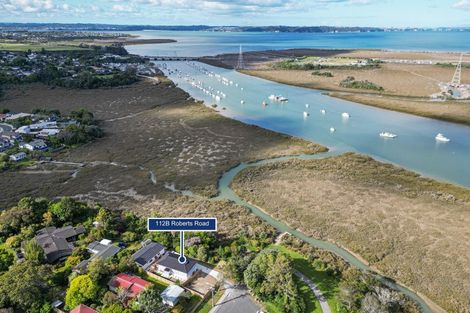 Photo of property in 112b Roberts Road, Te Atatu South, Auckland, 0610