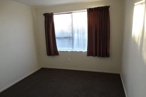 Photo of property in 28 Beauchamp Drive, Massey, Auckland, 0614