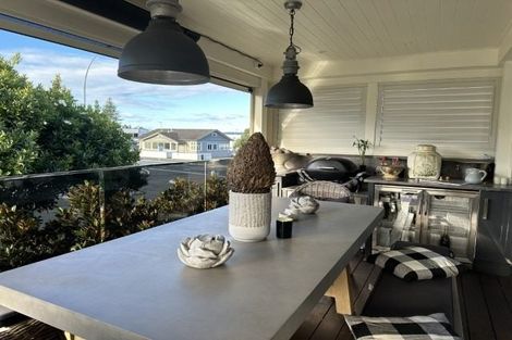 Photo of property in 2 Fourth Avenue, Tauranga, 3110