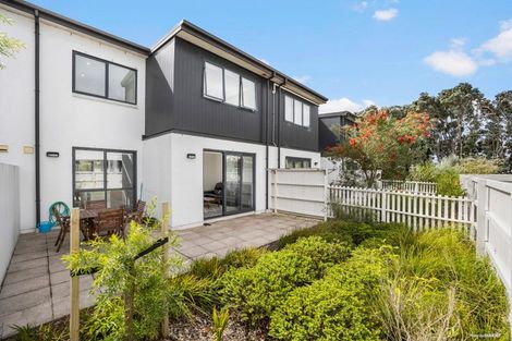 Photo of property in 28 Komanawa Lane, Mount Wellington, Auckland, 1062