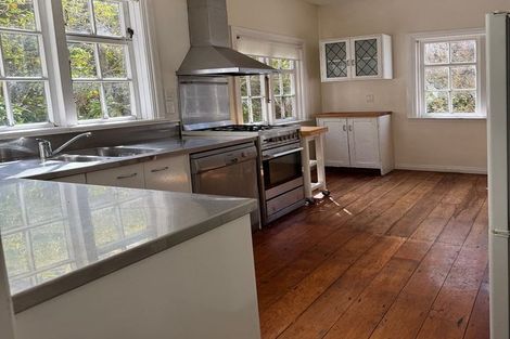 Photo of property in 38 Ngaio Road, Kelburn, Wellington, 6012