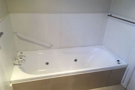 Photo of property in 25e Saltburn Road, Milford, Auckland, 0620