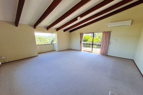 Photo of property in 2/6 Mcquoid Place, Glenfield, Auckland, 0629