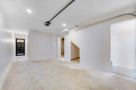 Photo of property in 2/32 Tiraumea Drive, Pakuranga, Auckland, 2010