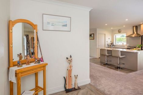 Photo of property in 2 Bridford Way, Paraparaumu, 5032