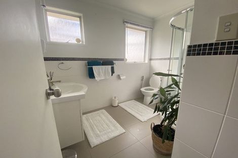 Photo of property in 34 Claverdon Drive, Massey, Auckland, 0614