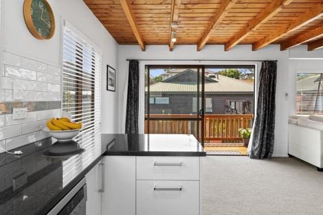 Photo of property in 16b Bay Street, Red Beach, 0932