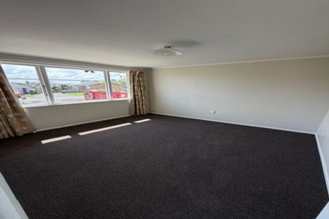 Photo of property in 18 Tawa Road, Te Atatu Peninsula, Auckland, 0610