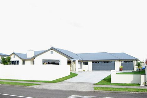 Photo of property in 4 Tupare Place, Highlands Park, New Plymouth, 4312