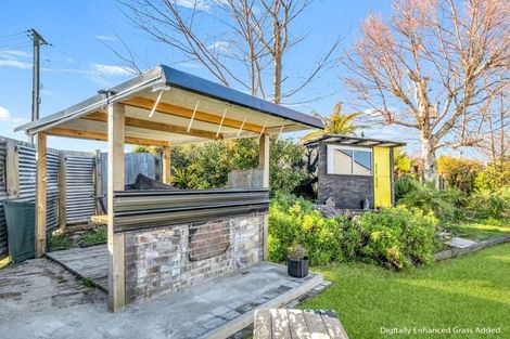 Photo of property in 37 Kawaha Point Road, Fairy Springs, Rotorua, 3015