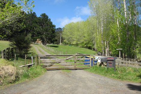 Photo of property in 122 Bethells Road, Waitakere, Henderson, 0781