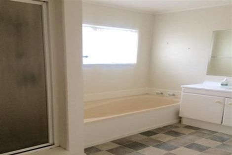 Photo of property in 19 Cottrell Place, Clendon Park, Auckland, 2103
