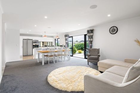 Photo of property in 8 The Link, Flagstaff, Hamilton, 3210