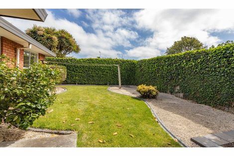 Photo of property in 2/86 Aorangi Road, Bryndwr, Christchurch, 8053