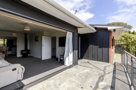 Photo of property in 46 Seaview Road, Marfell, New Plymouth, 4310