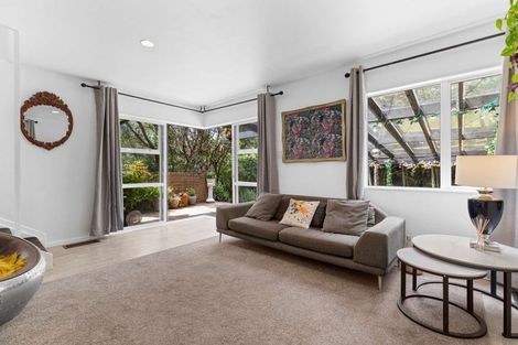 Photo of property in 1 Dorothy Road, Laingholm, Auckland, 0604