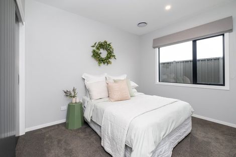 Photo of property in 63 Oak Road, Poraiti, Napier, 4112