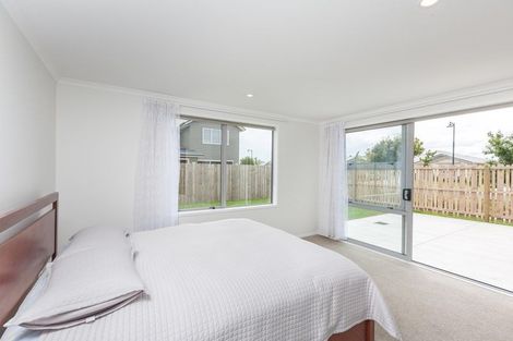 Photo of property in 97 Popokatea Drive, Takanini, 2112