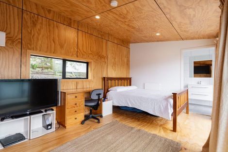 Photo of property in 96 Hocken Street, Kenmure, Dunedin, 9011