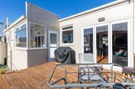 Photo of property in 26 Breakwater Road, Moturoa, New Plymouth, 4310