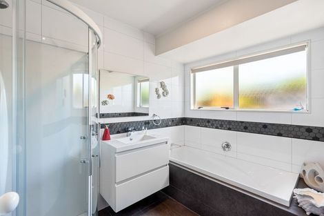 Photo of property in 11 Murray Court, Paraparaumu Beach, Paraparaumu, 5032