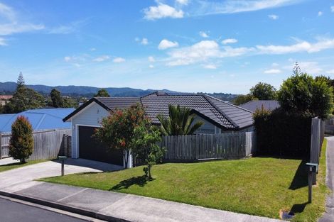 Photo of property in 7 Nirmal Place, Sunnyvale, Auckland, 0612