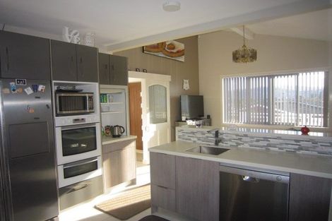 Photo of property in 1 Cherry Grove, Strathmore Park, Wellington, 6022