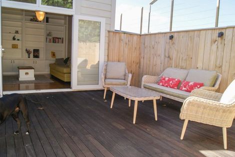 Photo of property in 122a Derwent Street, Island Bay, Wellington, 6023