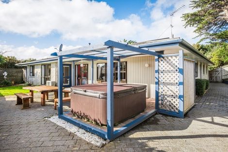 Photo of property in 7 Observatory Close, Whitby, Porirua, 5024