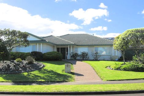 Photo of property in 2 Napa Court, Shamrock Park, Auckland, 2016