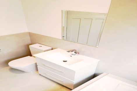 Photo of property in 4b Railway Street, Newmarket, Auckland, 1023