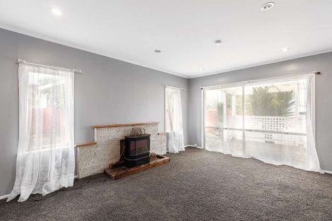 Photo of property in 11a Hill Crescent, Papakura, 2110