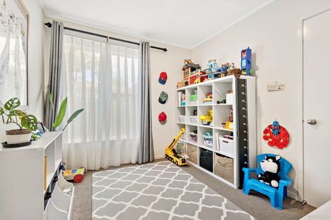 Photo of property in 47 Lysander Crescent, Beach Haven, Auckland, 0626