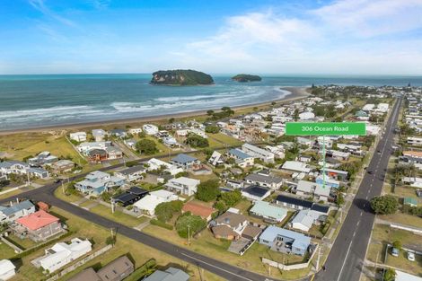 Photo of property in 306 Ocean Road, Whangamata, 3620
