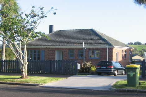 Photo of property in 75 Tahapa Crescent, Meadowbank, Auckland, 1072
