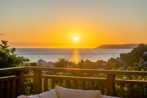 Photo of property in 11 Reserve Road, Plimmerton, Porirua, 5026