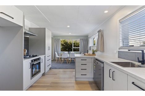 Photo of property in 3 Tralee Place, Bishopdale, Christchurch, 8053